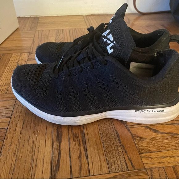 APL Techloom Pro Sneakers in Metallic Black/White Size 6.5 - Picture 5 of 10